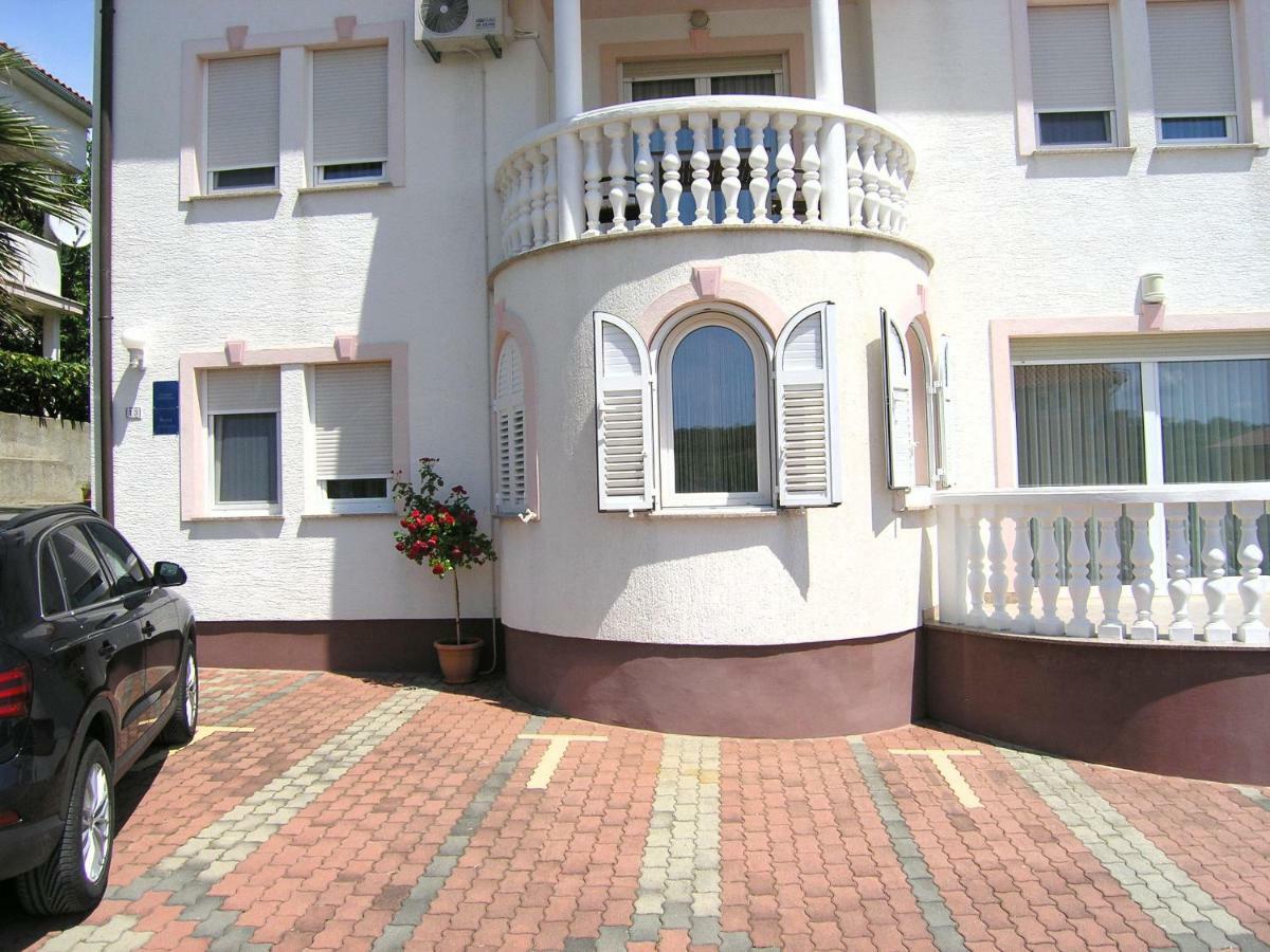 Apartments Kristina Krk Town Exterior foto